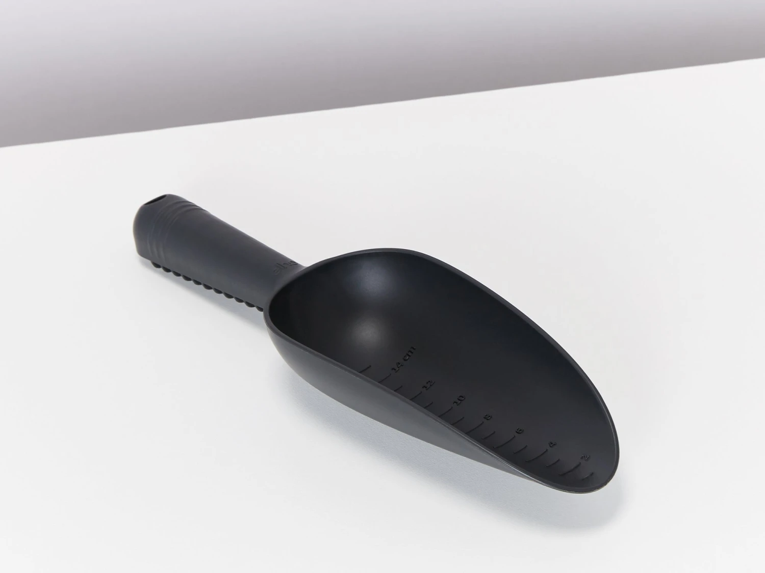 Elho Recycled Plastic Soil Scoop - Image 5