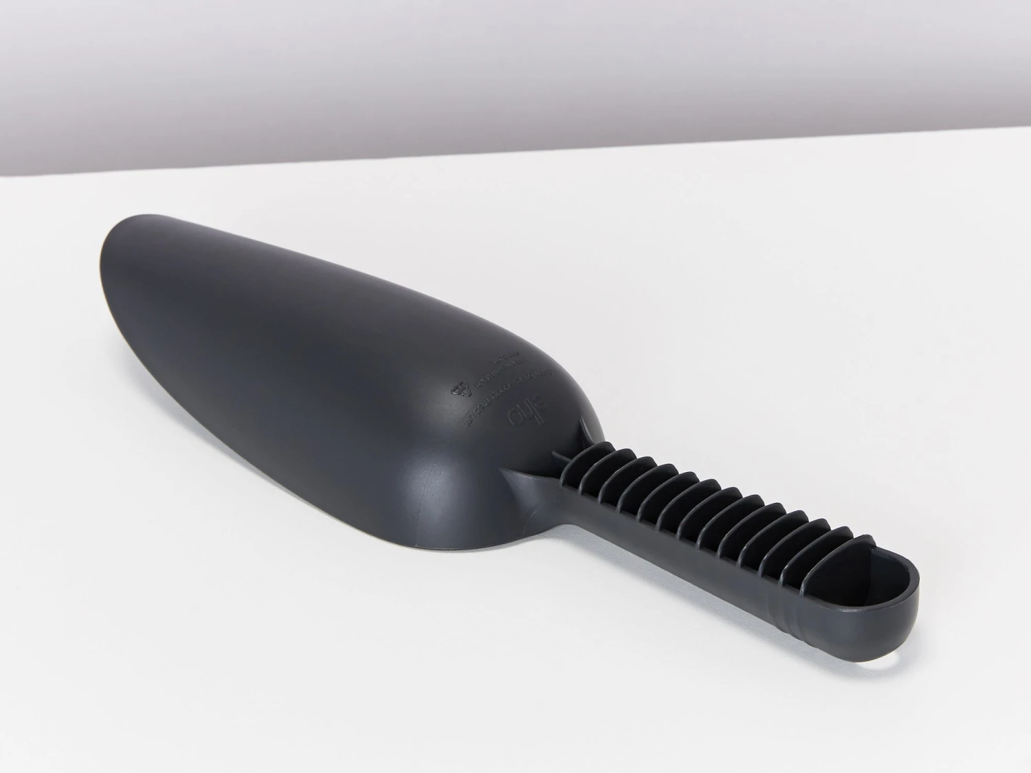 Elho Recycled Plastic Soil Scoop - Image 7