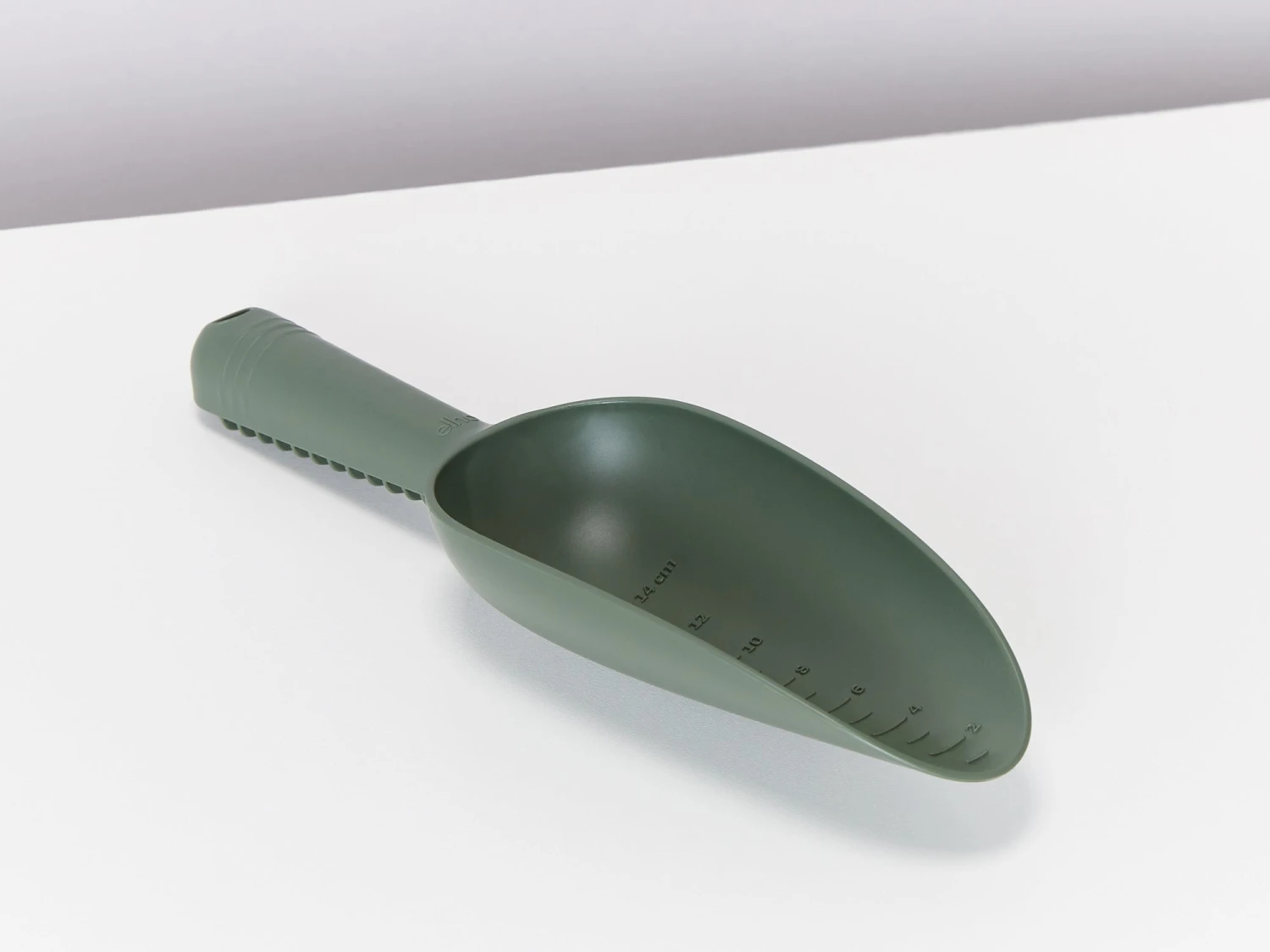 Elho Recycled Plastic Soil Scoop - Image 2