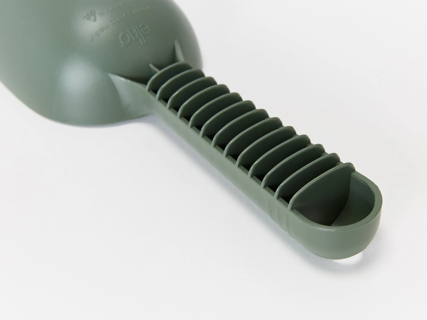 Elho Recycled Plastic Soil Scoop - Image 6